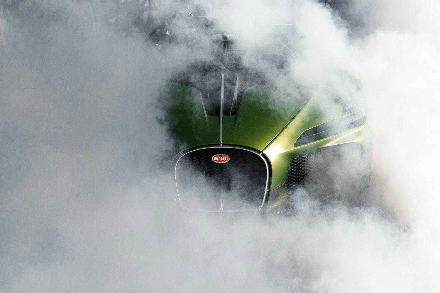 La brouillard, première européenne pour la nouvelle Bugatti
