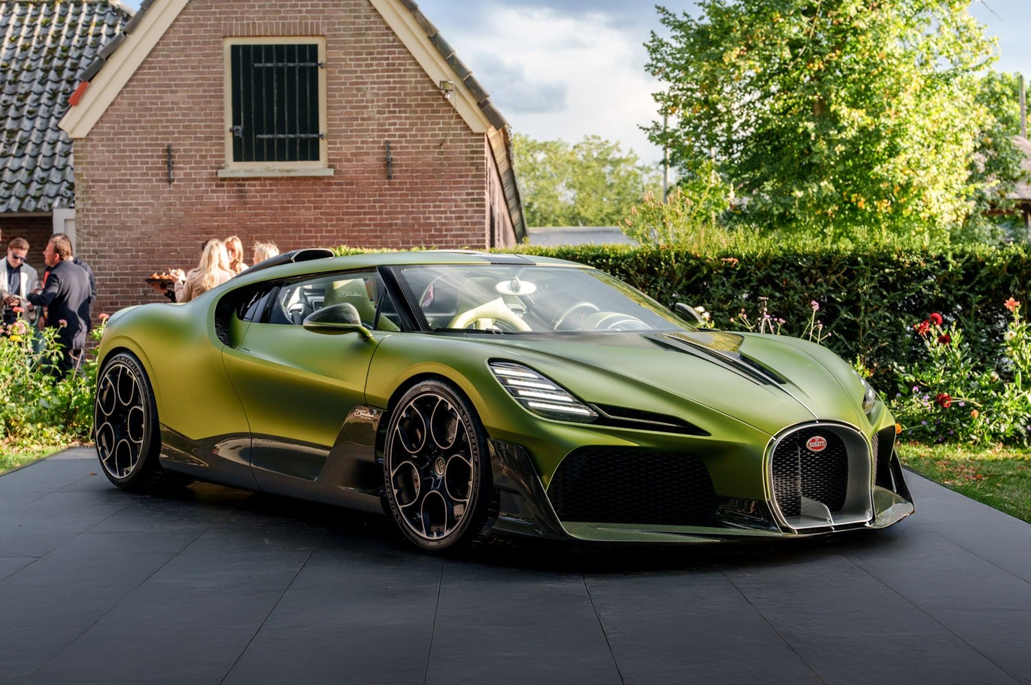 La brouillard, première européenne pour la nouvelle Bugatti