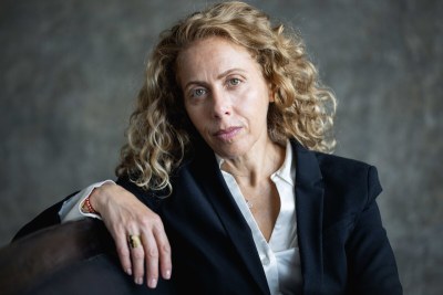 Book comédienne Deborah Levi